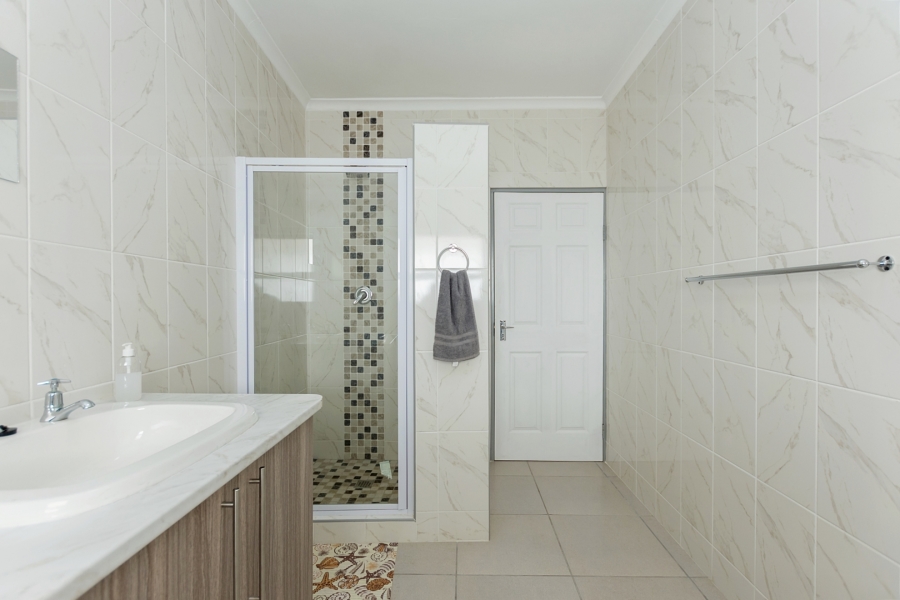 4 Bedroom Property for Sale in Harbour Heights Western Cape